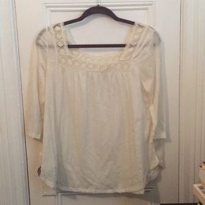White quarter sleeve top